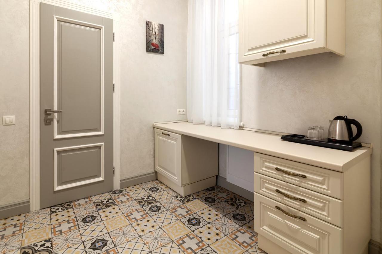 Royal Mini-Apart Hotel On Rynok Square リヴィウ エクステリア 写真