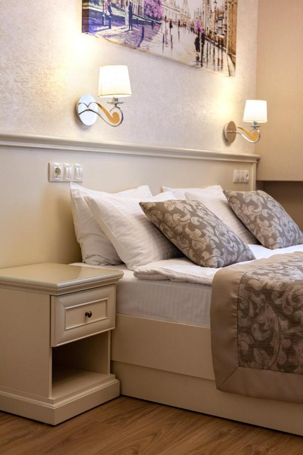 Royal Mini-Apart Hotel On Rynok Square リヴィウ エクステリア 写真